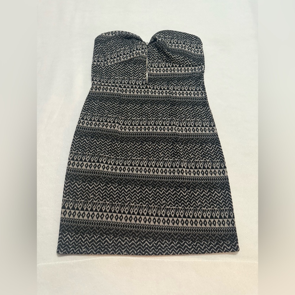 Black patterned strapless bodycon mini dress